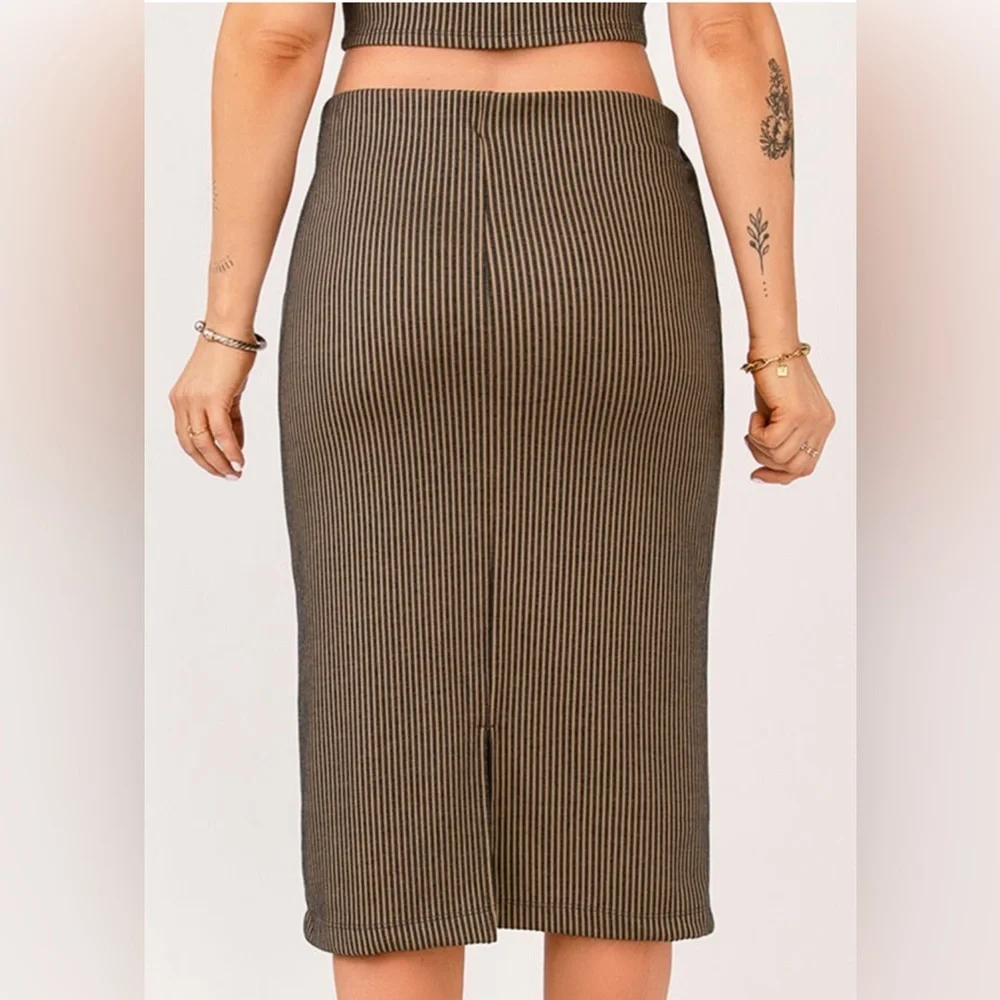 🌸 Striped Bodycon Midi Skirt - Picture 3 of 4